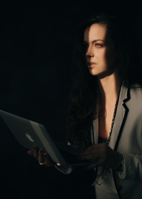 Vanessa Moço em painel